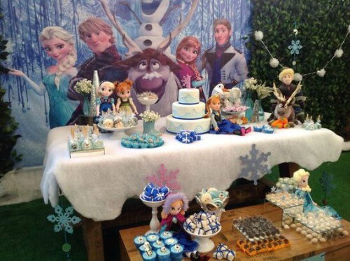 festinha infantil com tema Frozen