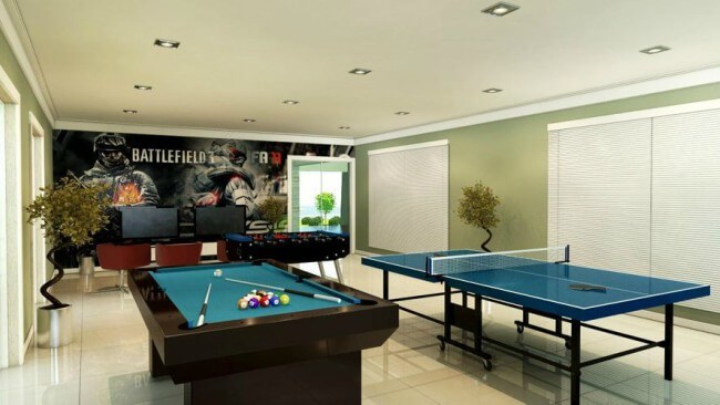 Sala com mesas de sinuca e ping pong