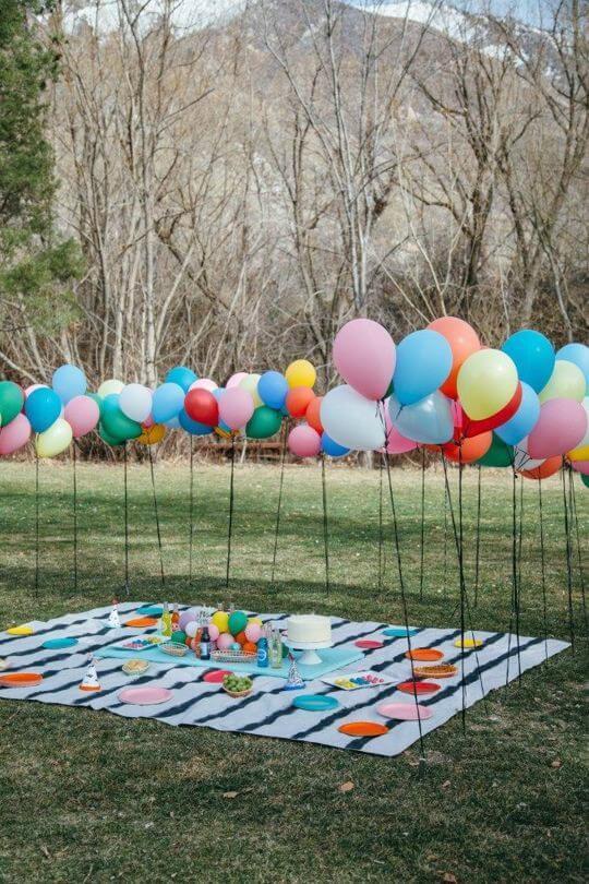 Decoração de piquenique com balões