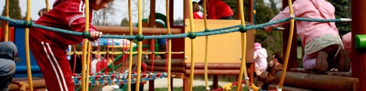 Playground em escola infantil: modelos internos e externos