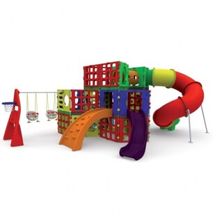 Playground com balanços e polyplay colorido