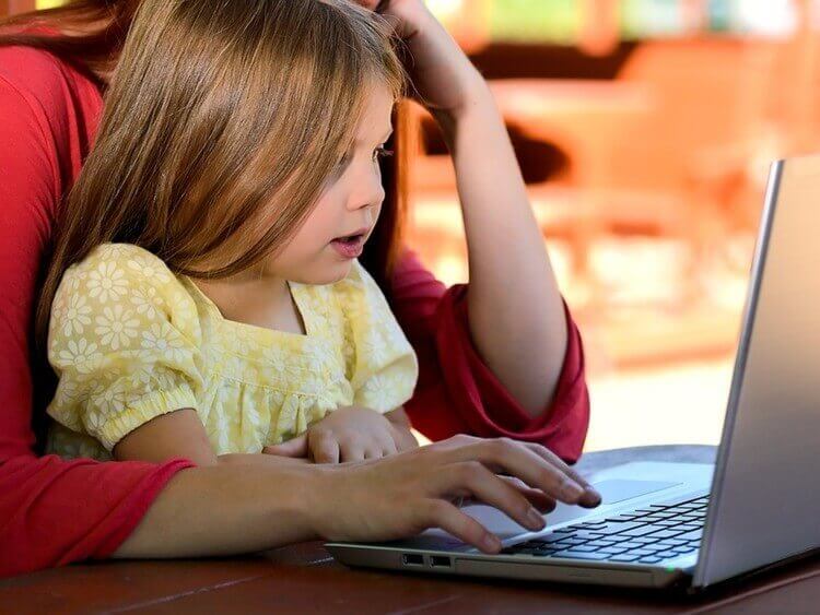Filho com aulas online